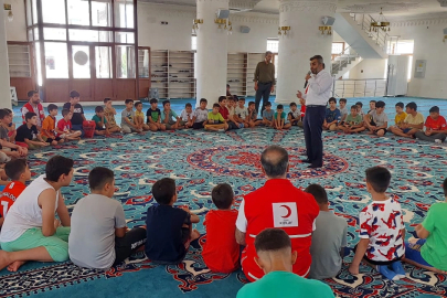 Kızılay Artuklu Şubesi'nden Kuran kursu öğrencilerine ziyaret