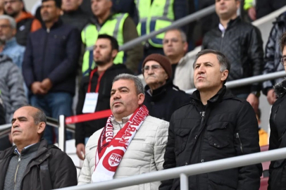 Karamanspor'a Başkan Yeşildaş'tan destek